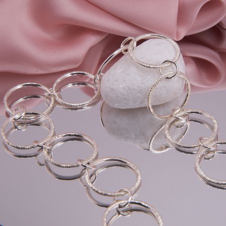 Collier mit Strukturoberfläche, Kerben in Silber